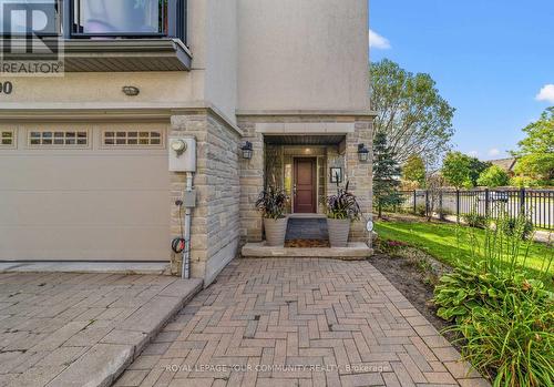 100 North Park Road, Vaughan, ON - Outdoor