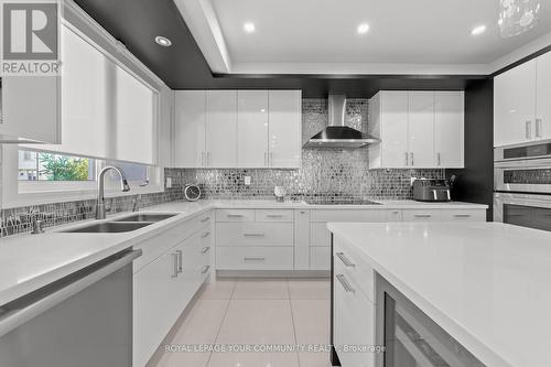 100 North Park Road, Vaughan, ON - Indoor Photo Showing Kitchen With Double Sink With Upgraded Kitchen