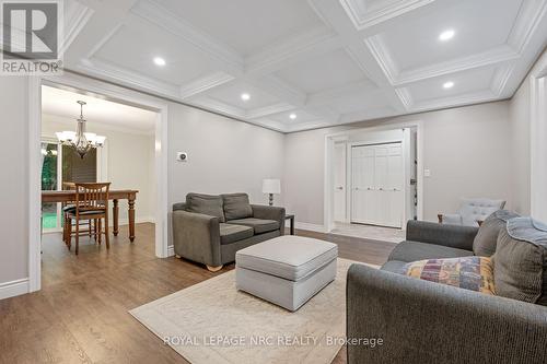 1273 Pelham Street, Pelham, ON - Indoor Photo Showing Living Room