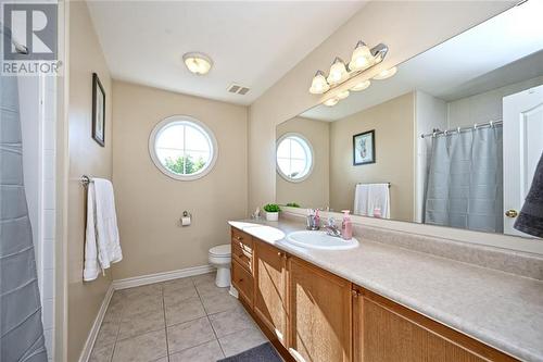 Main 2nd floor 4 piece bath. - 86 Sinclair Avenue, Carleton Place, ON - Indoor Photo Showing Bathroom