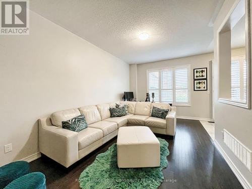 9464 Creditview Road, Brampton, ON - Indoor Photo Showing Living Room