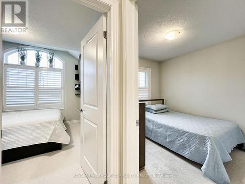 9464 Creditview Road, Brampton, ON - Indoor Photo Showing Bedroom