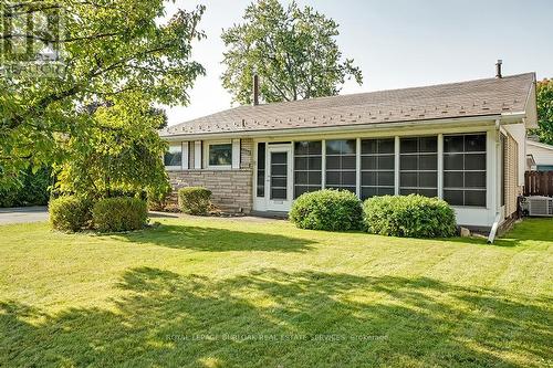 5395 Scott Court, Burlington, ON - Outdoor With Facade