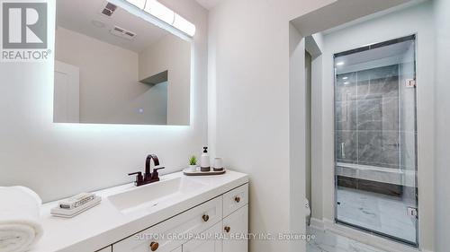 23 Quincy Crescent, Toronto, ON - Indoor Photo Showing Bathroom