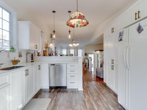 Kitchen - 4600 Rue L'Écuyer, Laval (Chomedey), QC - Indoor Photo Showing Kitchen With Upgraded Kitchen