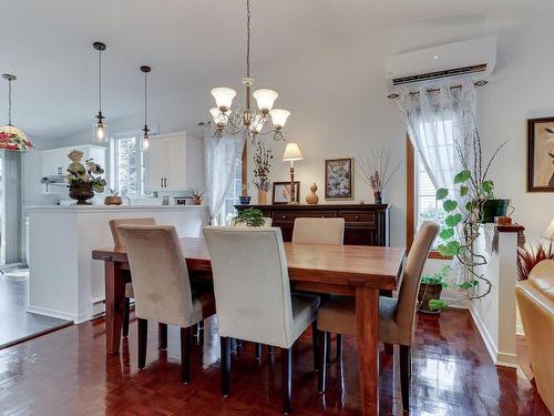 Dining room - 4600 Rue L'Écuyer, Laval (Chomedey), QC - Indoor Photo Showing Dining Room