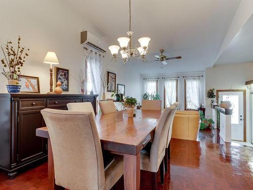 Dining room - 4600 Rue L'Écuyer, Laval (Chomedey), QC - Indoor Photo Showing Dining Room