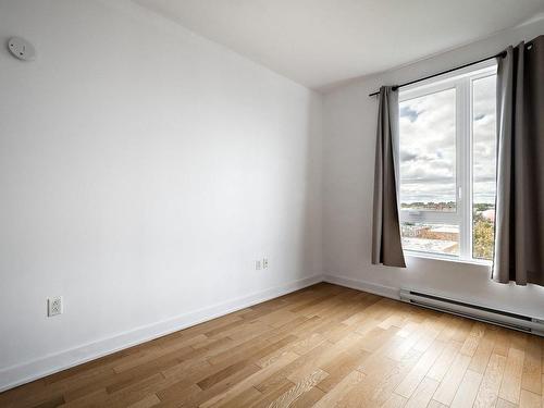 Master bedroom - 817-5077 Rue Paré, Montréal (Côte-Des-Neiges/Notre-Dame-De-Grâce), QC 