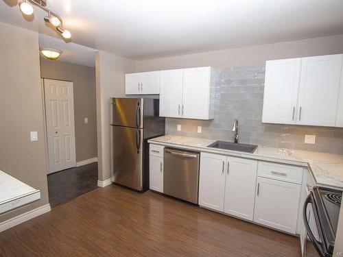 505-4720 Uplands Dr, Nanaimo, BC - Indoor Photo Showing Kitchen With Stainless Steel Kitchen