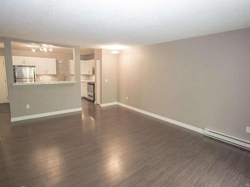 505-4720 Uplands Dr, Nanaimo, BC - Indoor Photo Showing Kitchen