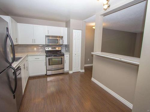 505-4720 Uplands Dr, Nanaimo, BC - Indoor Photo Showing Kitchen With Stainless Steel Kitchen