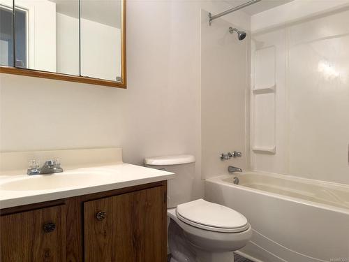 12-7077 Highland Dr, Port Hardy, BC - Indoor Photo Showing Bathroom