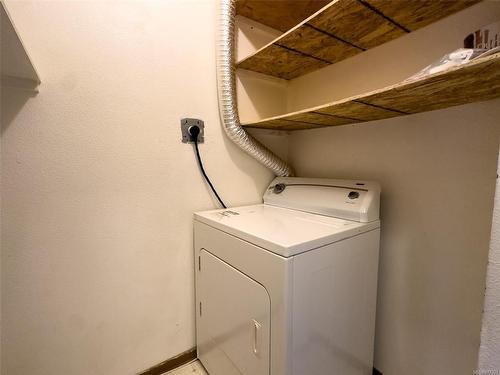 12-7077 Highland Dr, Port Hardy, BC - Indoor Photo Showing Laundry Room