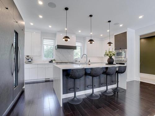 Cuisine - 218 Rue Oakridge, Baie-D'Urfé, QC - Indoor Photo Showing Kitchen With Upgraded Kitchen