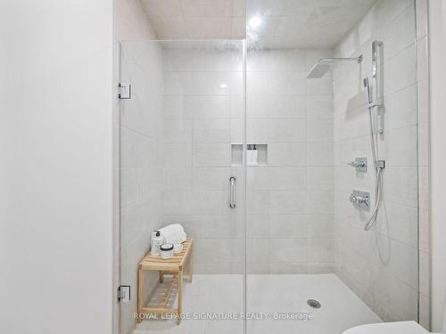 304-285 Avenue Rd, Toronto, ON - Indoor Photo Showing Bathroom