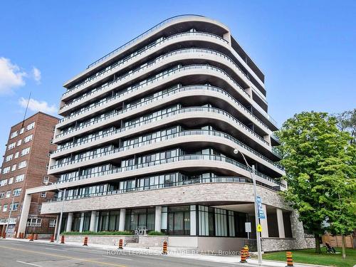 304-285 Avenue Rd, Toronto, ON - Outdoor