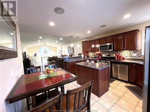 4198 Zurich Avenue, Windsor, ON - Indoor Photo Showing Kitchen With Upgraded Kitchen