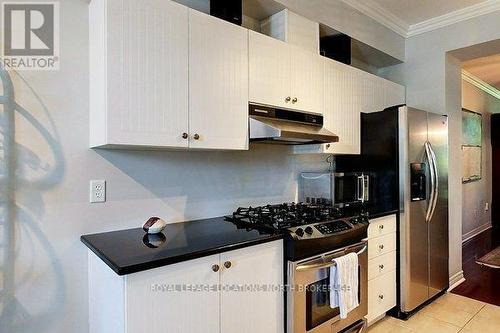 7 - 110 Napier Street, Blue Mountains, ON - Indoor Photo Showing Kitchen