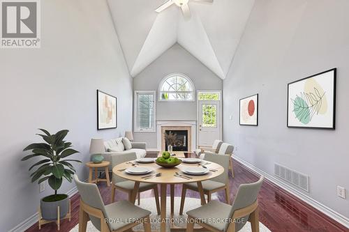 7 - 110 Napier Street, Blue Mountains, ON - Indoor Photo Showing Dining Room