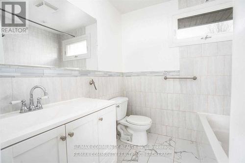 7020 Jill Drive, Niagara Falls, ON - Indoor Photo Showing Bathroom