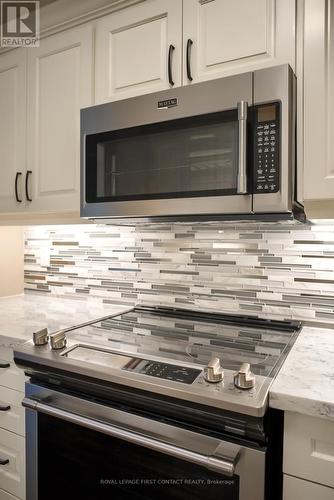 101 - 720 Yonge Street, Barrie, ON - Indoor Photo Showing Kitchen