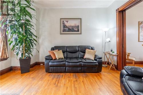 247 Park Street N, Hamilton, ON - Indoor Photo Showing Living Room