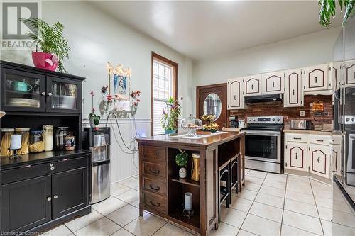 247 Park Street N, Hamilton, ON - Indoor Photo Showing Kitchen