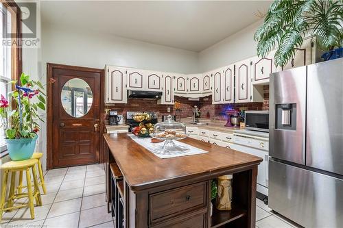 247 Park Street N, Hamilton, ON - Indoor Photo Showing Kitchen