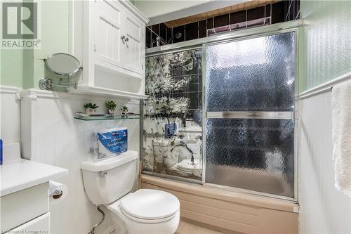 247 Park Street N, Hamilton, ON - Indoor Photo Showing Bathroom