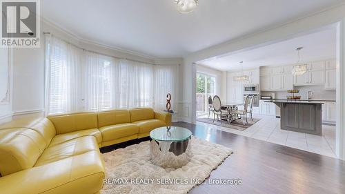 3196 Carding Mill Trail, Oakville, ON - Indoor Photo Showing Living Room