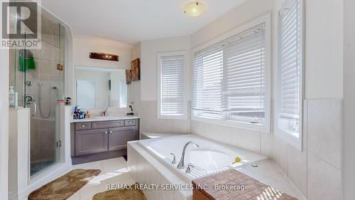 3196 Carding Mill Trail, Oakville, ON - Indoor Photo Showing Bathroom