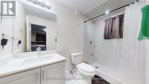 3196 Carding Mill Trail, Oakville, ON - Indoor Photo Showing Bathroom