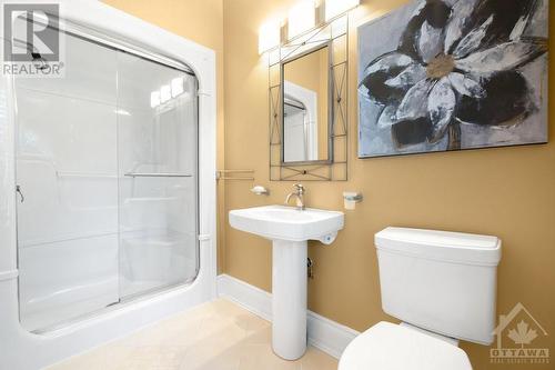 11 Chase Court, Ottawa, ON - Indoor Photo Showing Bathroom