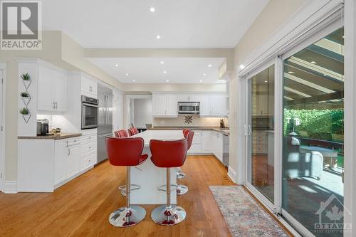 11 Chase Court, Ottawa, ON - Indoor Photo Showing Kitchen With Upgraded Kitchen