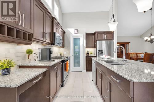 190 Emery Street, Central Elgin (Port Stanley), ON - Indoor Photo Showing Kitchen With Double Sink With Upgraded Kitchen