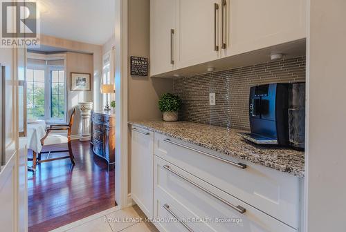 29 Premium Way, Mississauga, ON - Indoor Photo Showing Kitchen