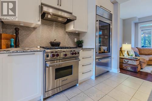 29 Premium Way, Mississauga, ON - Indoor Photo Showing Kitchen With Upgraded Kitchen