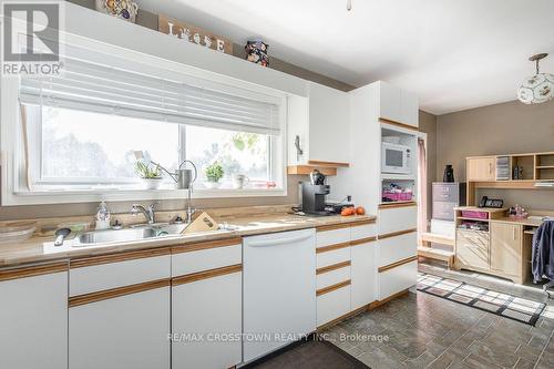 776 Monck Road, Kawartha Lakes, ON - Indoor Photo Showing Kitchen With Double Sink