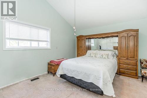 776 Monck Road, Kawartha Lakes, ON - Indoor Photo Showing Bedroom