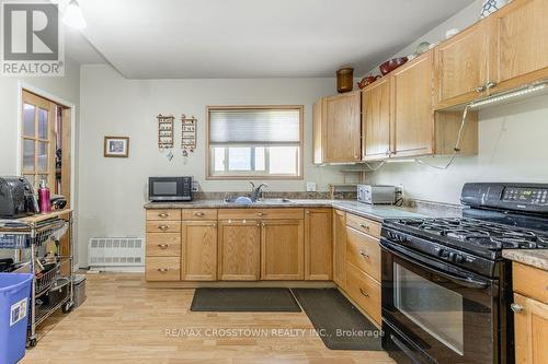 776 Monck Road, Kawartha Lakes, ON - Indoor Photo Showing Kitchen With Double Sink