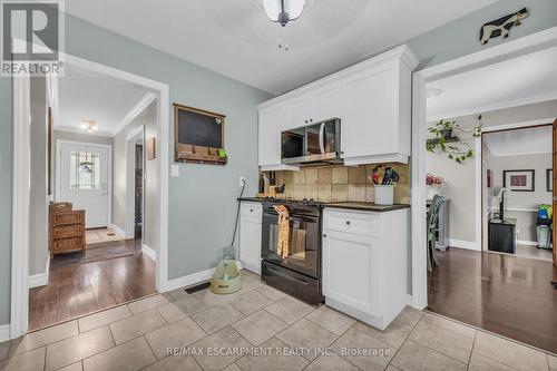 12 Mcnab Place, Haldimand, ON - Indoor Photo Showing Kitchen