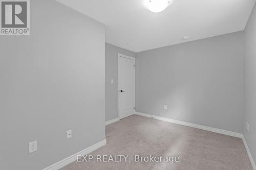 15 Laurent Avenue, Welland, ON - Indoor Photo Showing Other Room