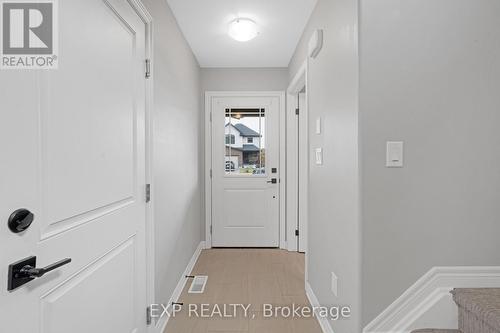 15 Laurent Avenue, Welland, ON - Indoor Photo Showing Other Room