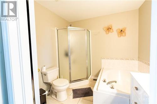 1089 Ballantyne Drive, Ottawa, ON - Indoor Photo Showing Bathroom