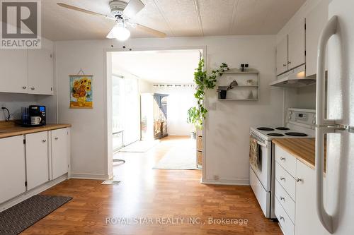 99 Linden Lane, Innisfil, ON - Indoor Photo Showing Kitchen