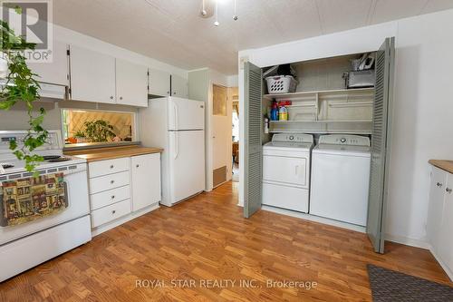 99 Linden Lane, Innisfil, ON - Indoor Photo Showing Laundry Room