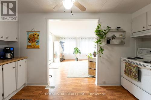 99 Linden Lane, Innisfil, ON - Indoor Photo Showing Kitchen