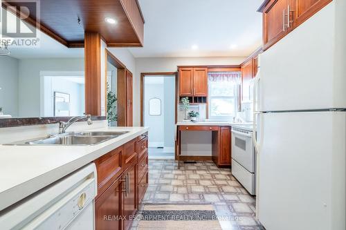 242 Glendale Avenue N, Hamilton, ON - Indoor Photo Showing Kitchen With Double Sink