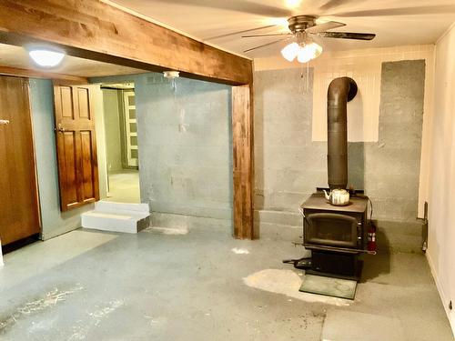 270 Dominion Street, Midway, BC - Indoor Photo Showing Basement