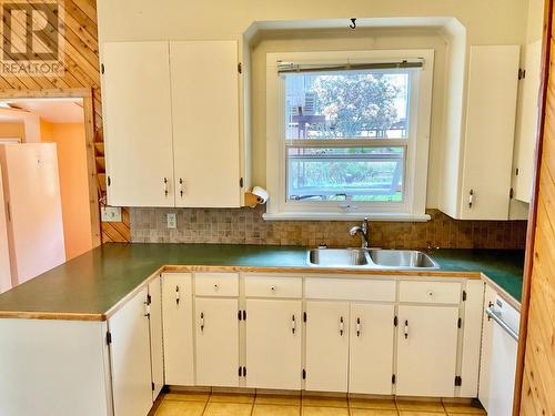 270 Dominion Street, Midway, BC - Indoor Photo Showing Kitchen With Double Sink